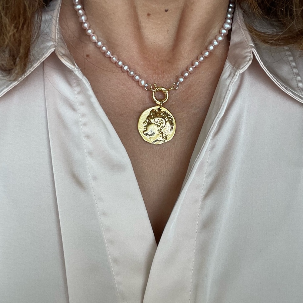 Pink pearl necklace with Greek gold coin medallion, GUC